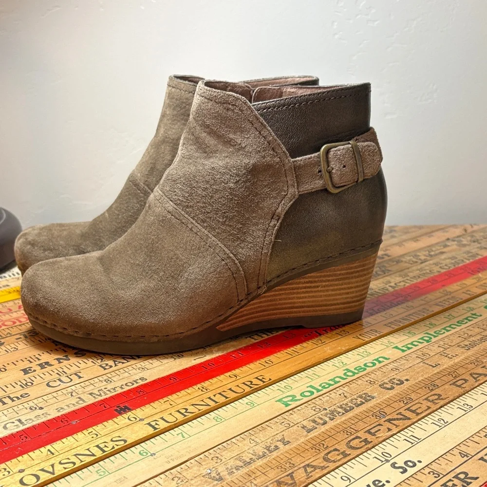 Dansko Mocha Brown Suede Wedge Ankle Boots - Picture 1 of 8